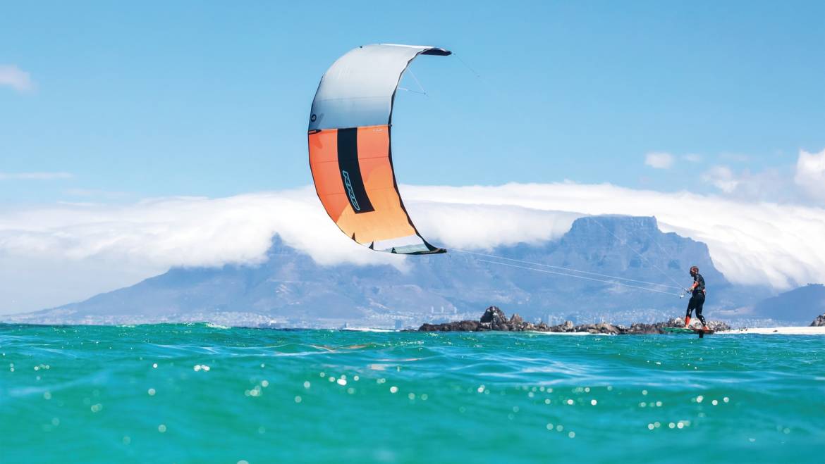 Kitesurfing Cruise