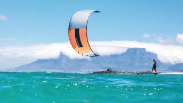 Kitesurfing Cruise